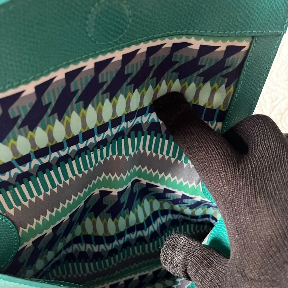 Vera Bradley Twice as Nice Crossbody Leather Bag in Teal/Aqua Colors “Like New” - Picture 11 of 14